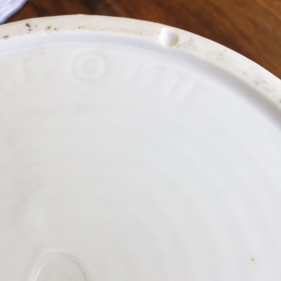 Vintage White Japanese Style Teapot w/ Bamboo Handle by Taylor & Ng (c) 1971 - Picture 12 of 16